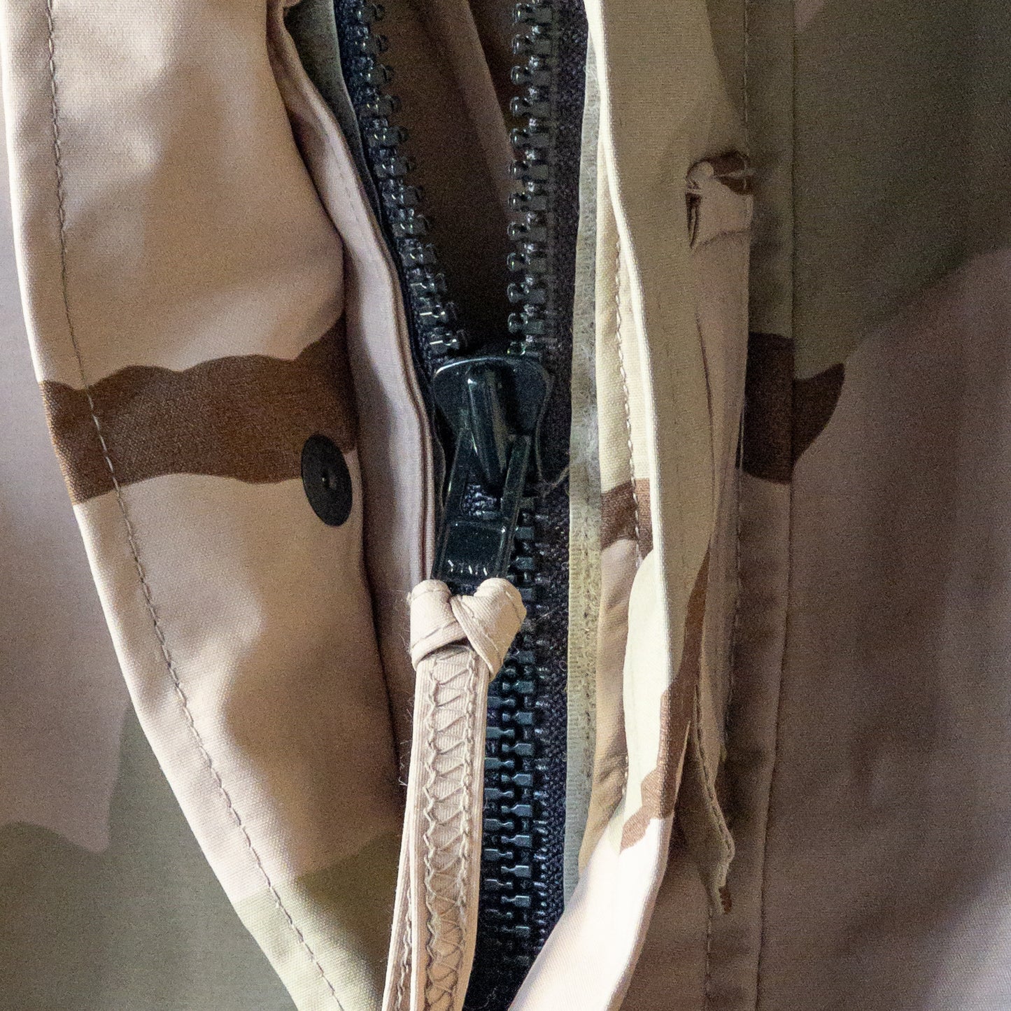 US ARMY ECWCS GORE-TEX DESERT CAMO PARKA 02'S VINTAGE LARGE-REGULAR