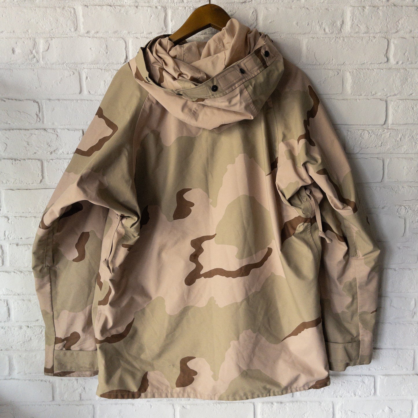 US ARMY ECWCS GORE-TEX DESERT CAMO PARKA 02'S VINTAGE MEDIUM-REGULAR