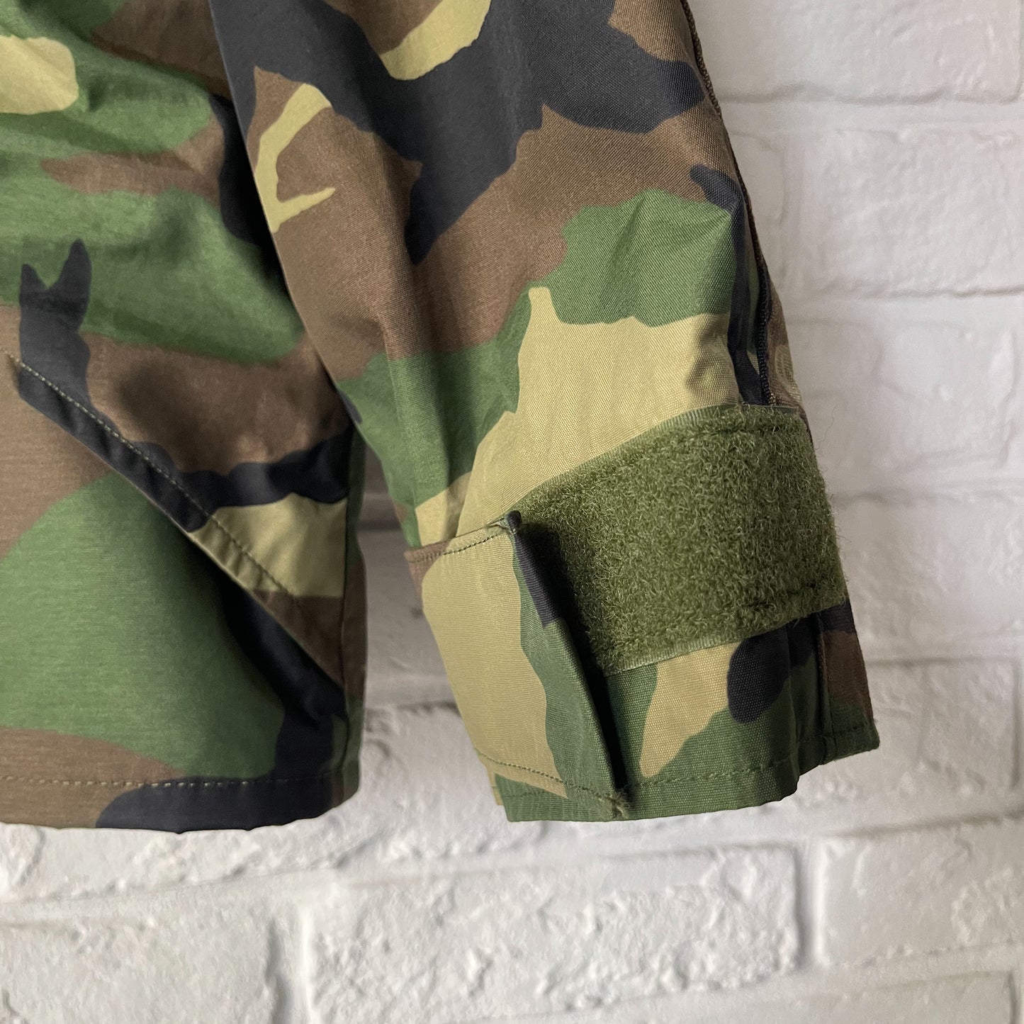 US ARMY ECWCS GORE-TEX WOODLAND CAMO PARKA 05'S VINTAGE MEDIUM-XSHORT