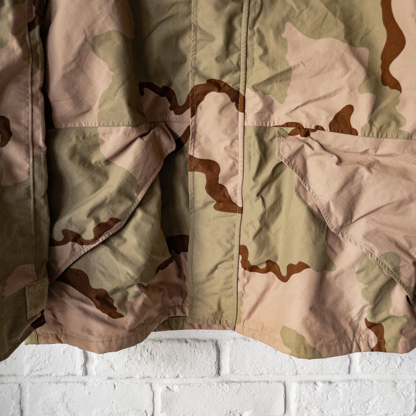 US ARMY ECWCS GORE-TEX DESERT CAMO PARKA 04'S VINTAGE MEDIUM-REGULAR
