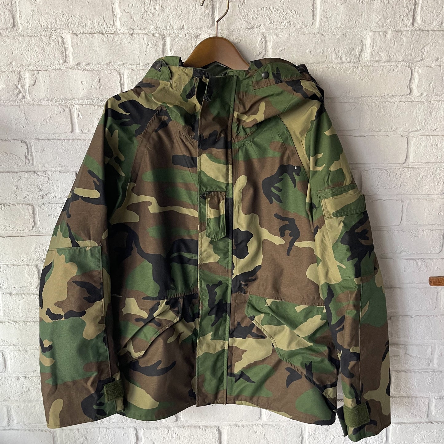 US ARMY ECWCS GORE-TEX WOODLAND CAMO PARKA 05'S VINTAGE MEDIUM-XSHORT