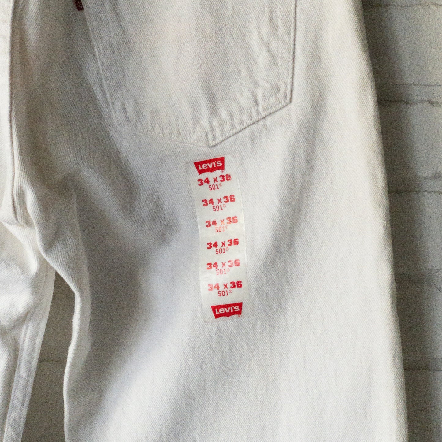 LEVI'S 501 WHITE 90's DEAD STOCK (W34L36)