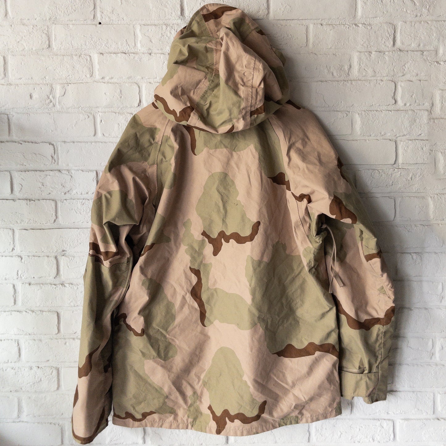 US ARMY ECWCS GORE-TEX DESERT CAMO PARKA 04'S VINTAGE MEDIUM-REGULAR