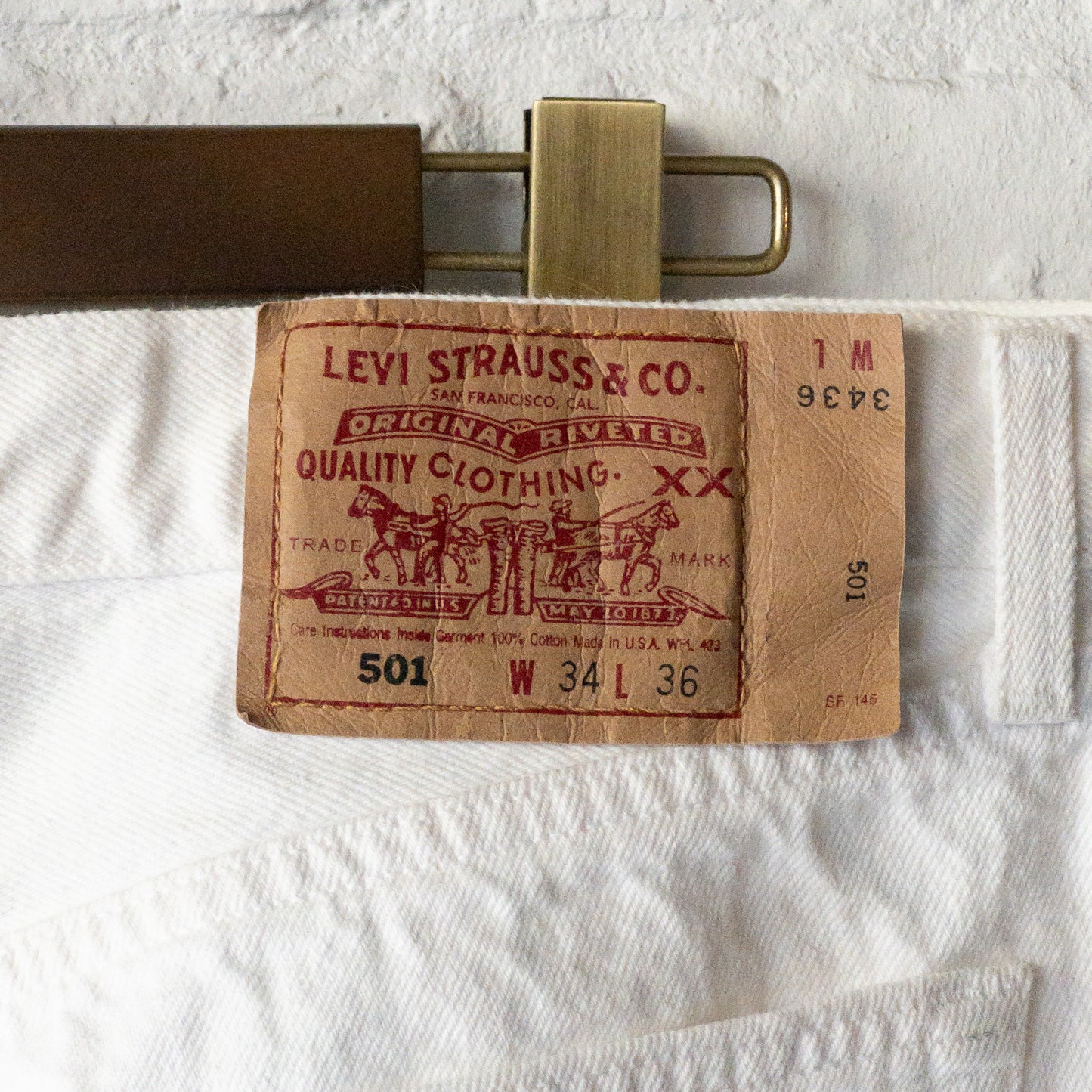 LEVI'S 501 WHITE 90's DEAD STOCK (W34L36)