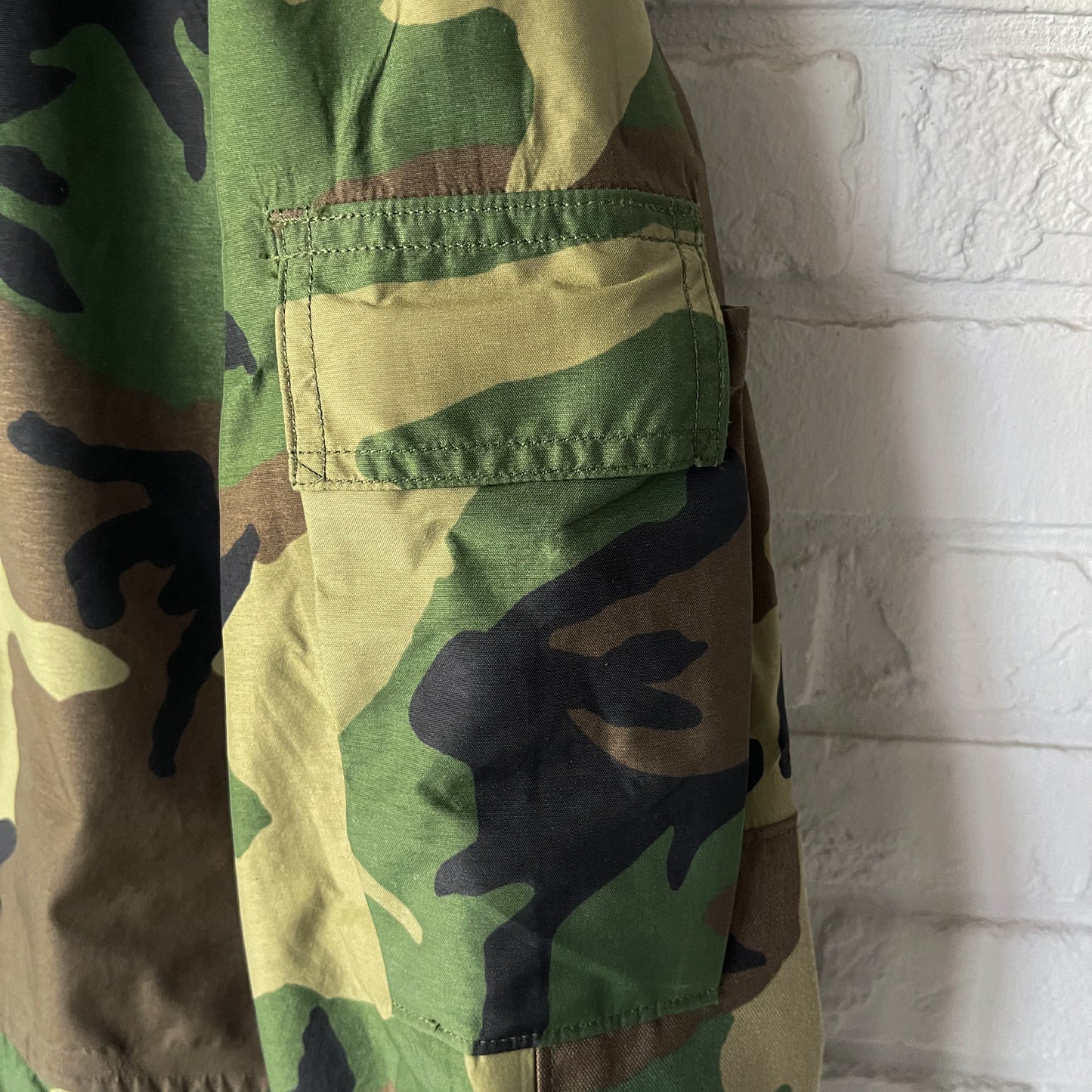 US ARMY ECWCS GORE-TEX WOODLAND CAMO PARKA 05'S VINTAGE MEDIUM-XSHORT