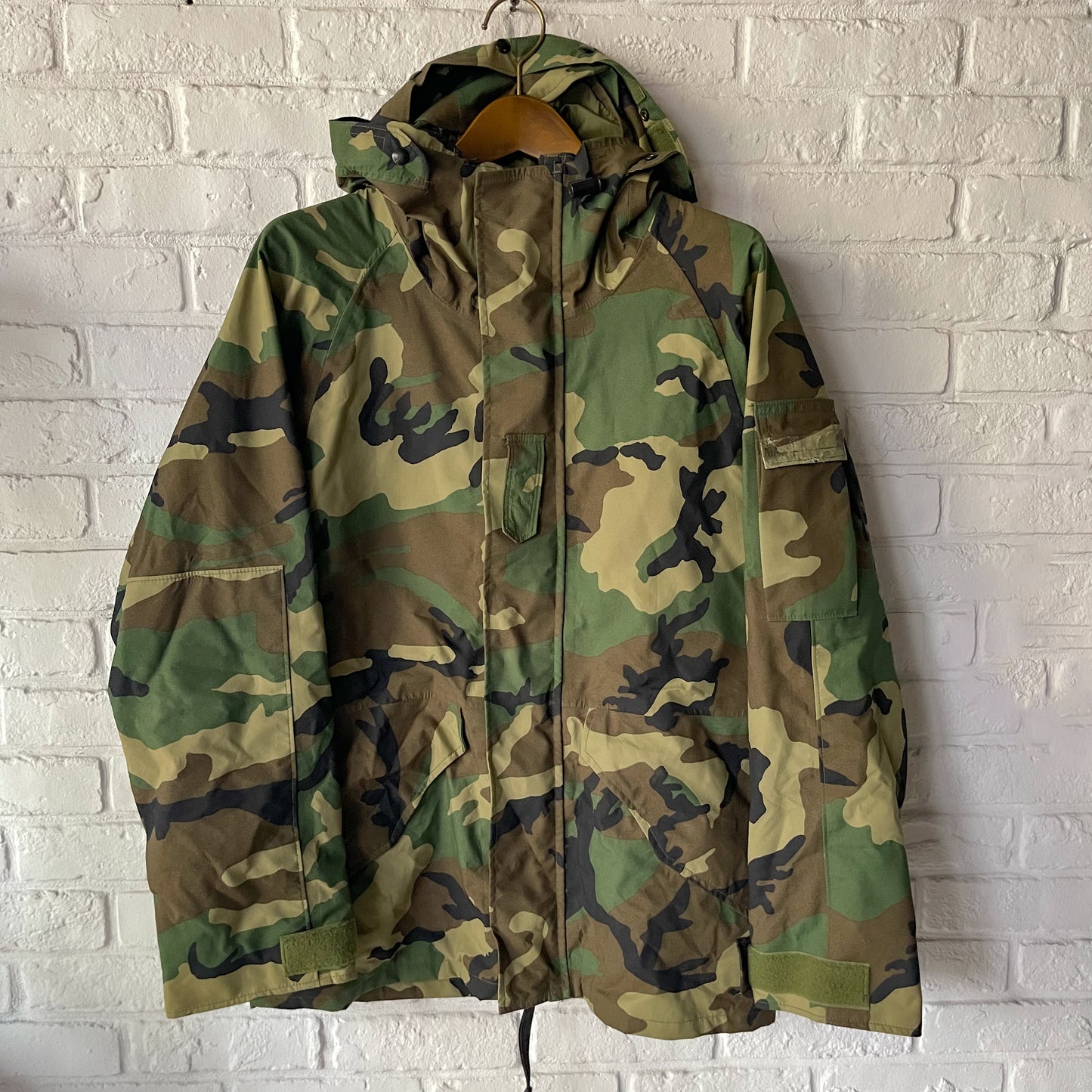 US ARMY ECWCS GORE-TEX WOODLAND CAMO PARKA 98'S VINTAGE SMALL-REGULAR