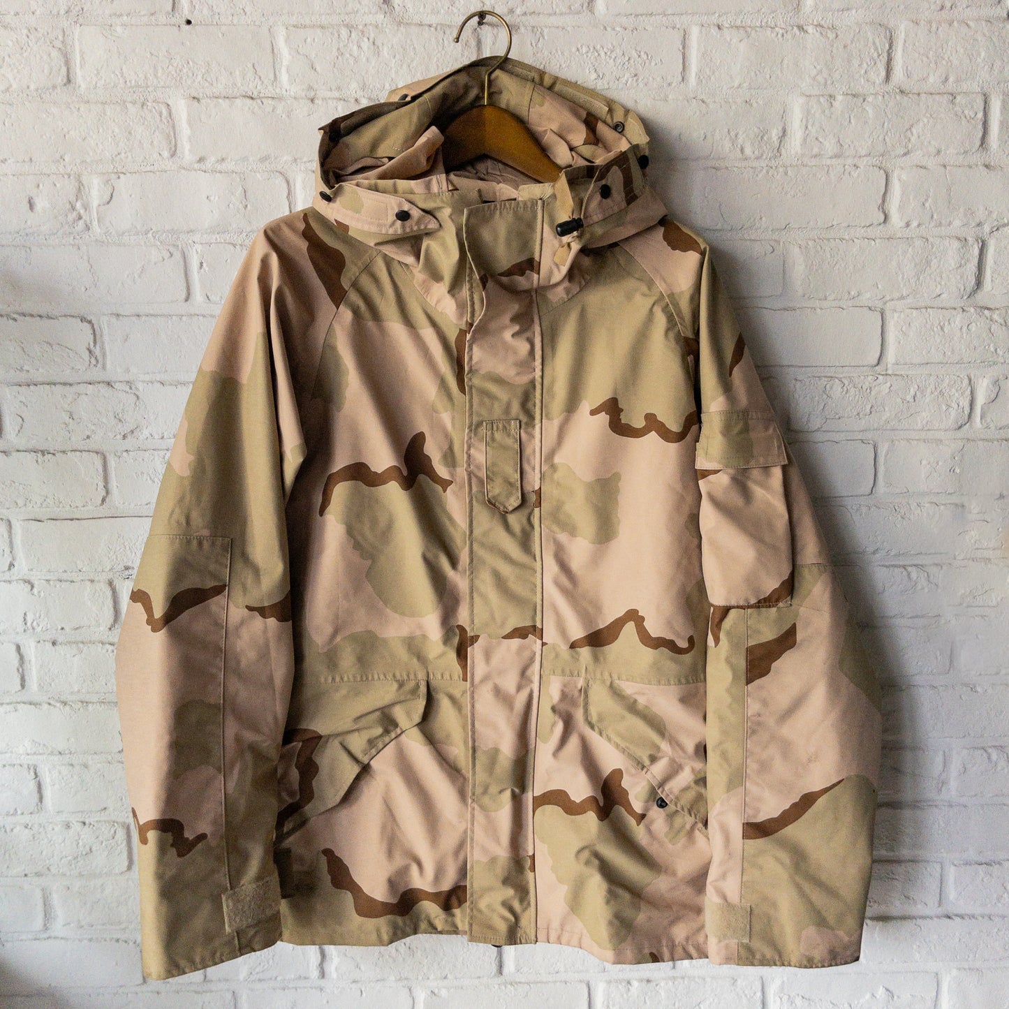 US ARMY ECWCS GORE-TEX DESERT CAMO PARKA 02'S VINTAGE MEDIUM-REGULAR