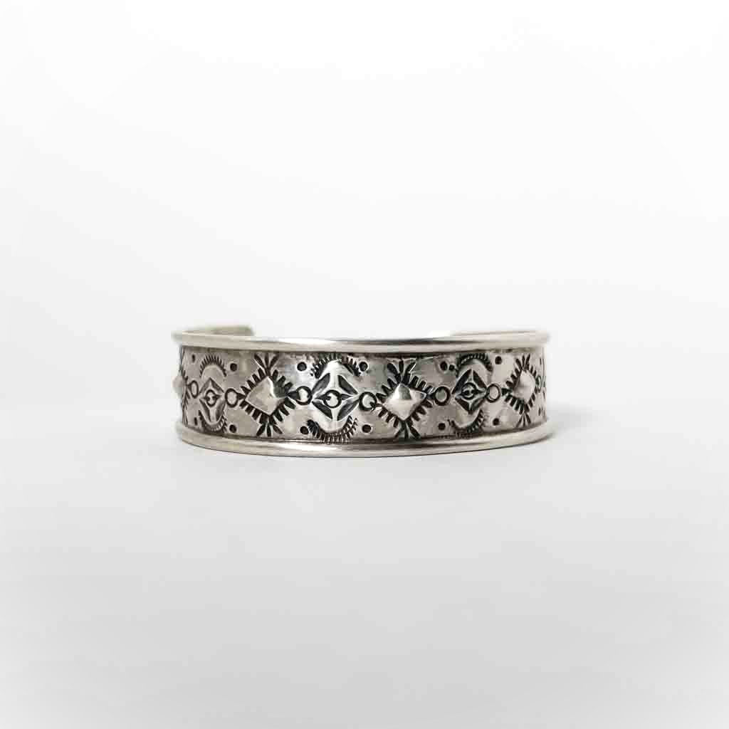NAVAJO SILVER BANGLE (var3) by GILBERT WILSON JR – WANDERER