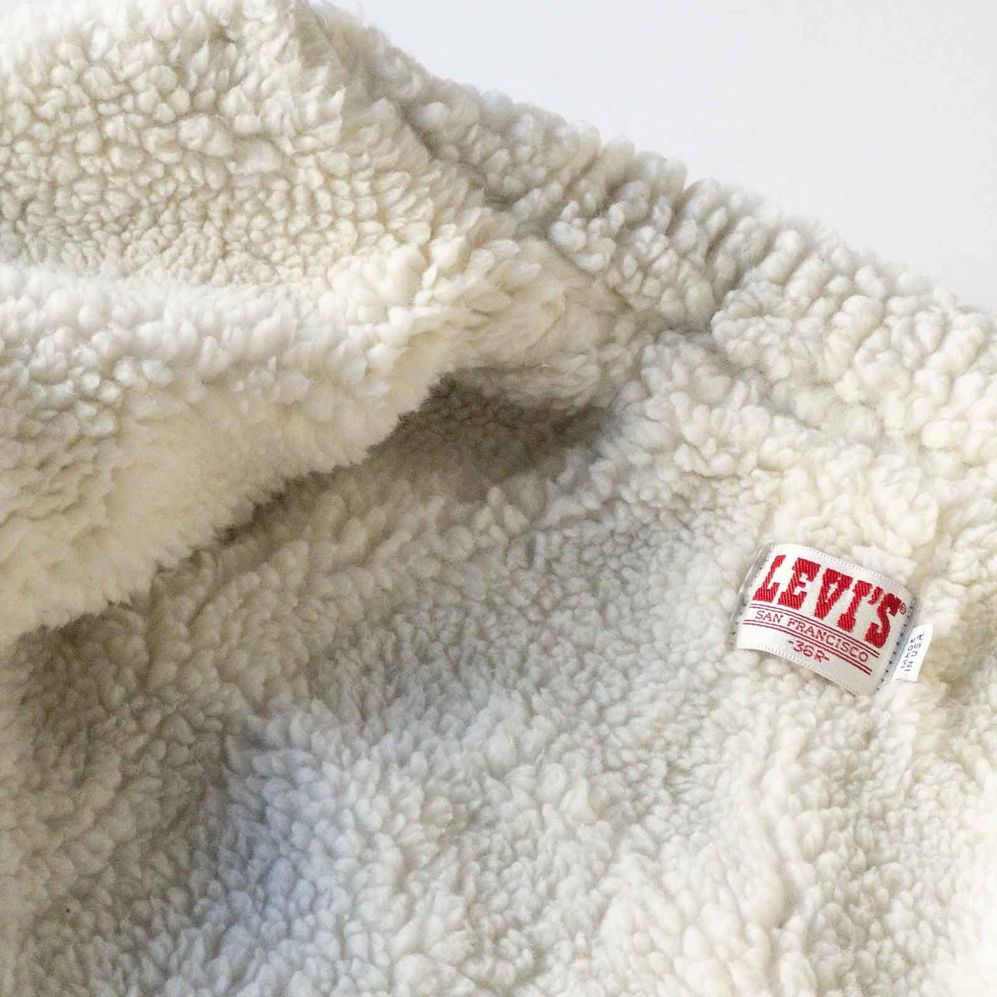 LEVI’S 70608 BOA DENIM JACKET (36R)  DEAD STOCK 80's