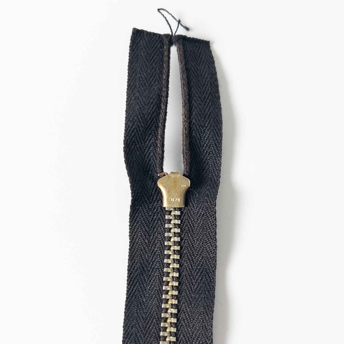 V TALON ZIPPER (17.5cm) 40’s DEAD STOCK