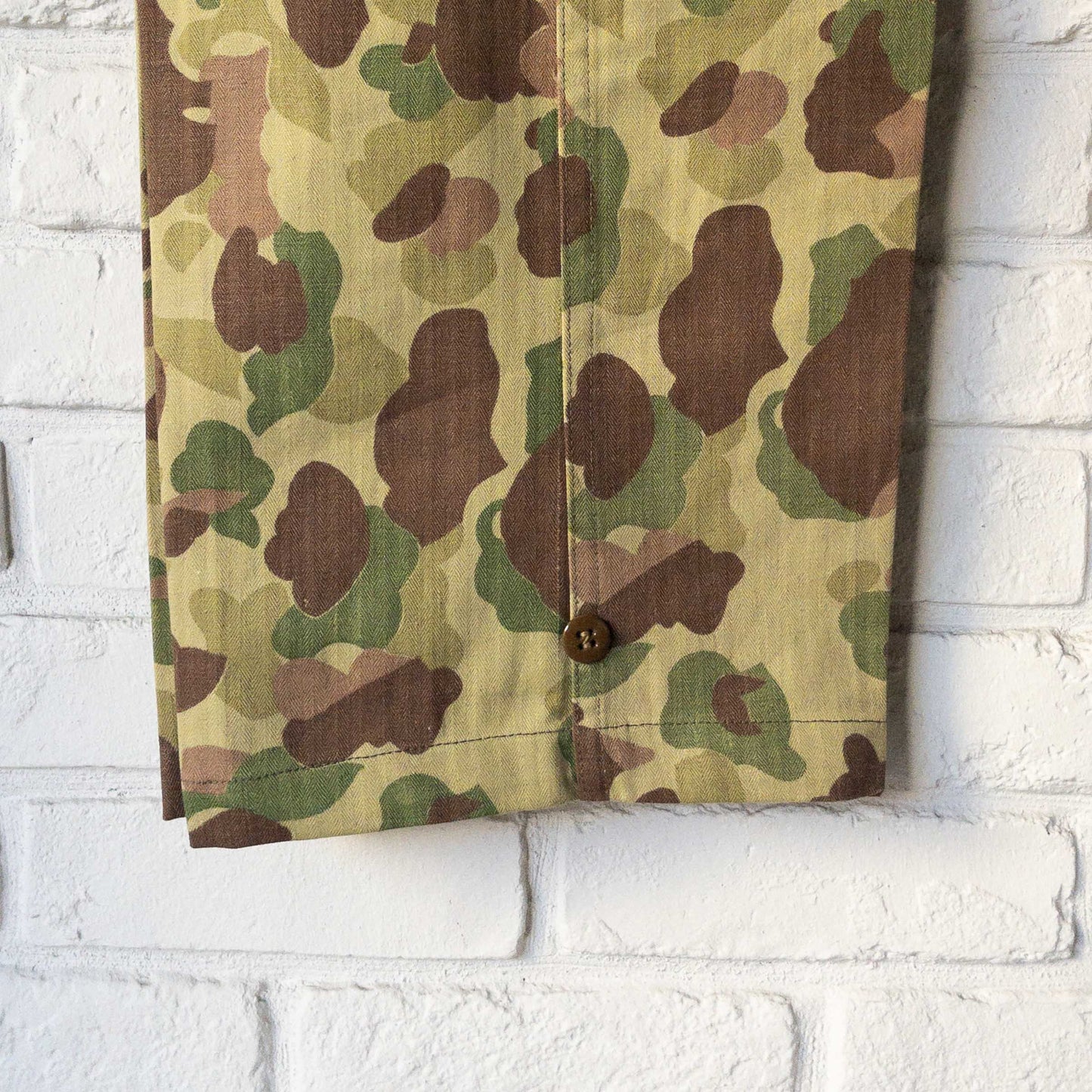 M1943 US ARMY FROG CAMO HBT CARGO PANTS 1940'S DEAD STOCK