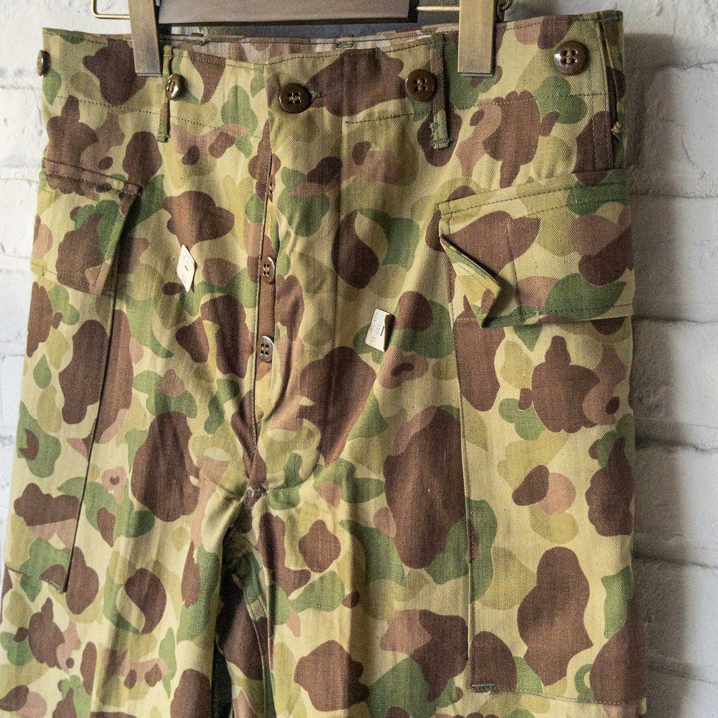 M1943 US ARMY FROG CAMO HBT CARGO PANTS 1940'S DEAD STOCK