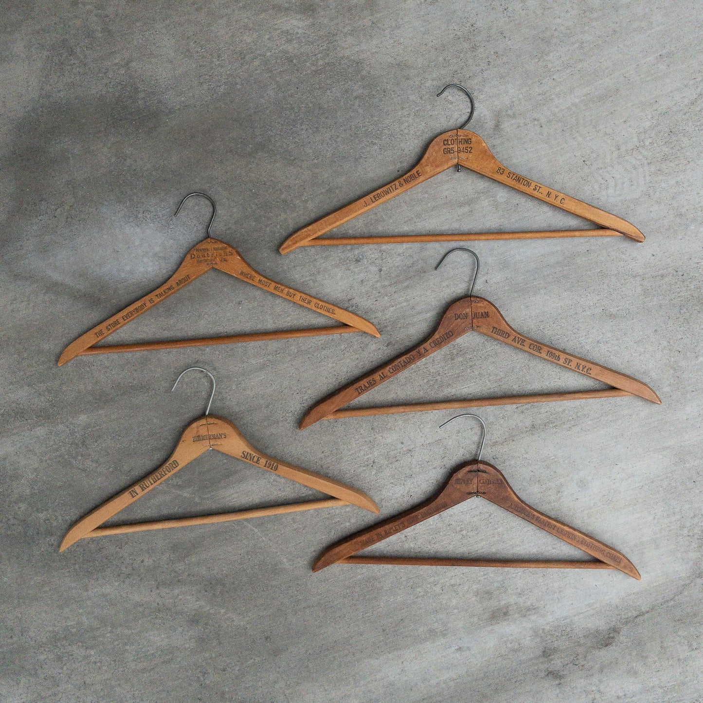 VINTAGE ADVERTISING WOOD HANGER ⑥