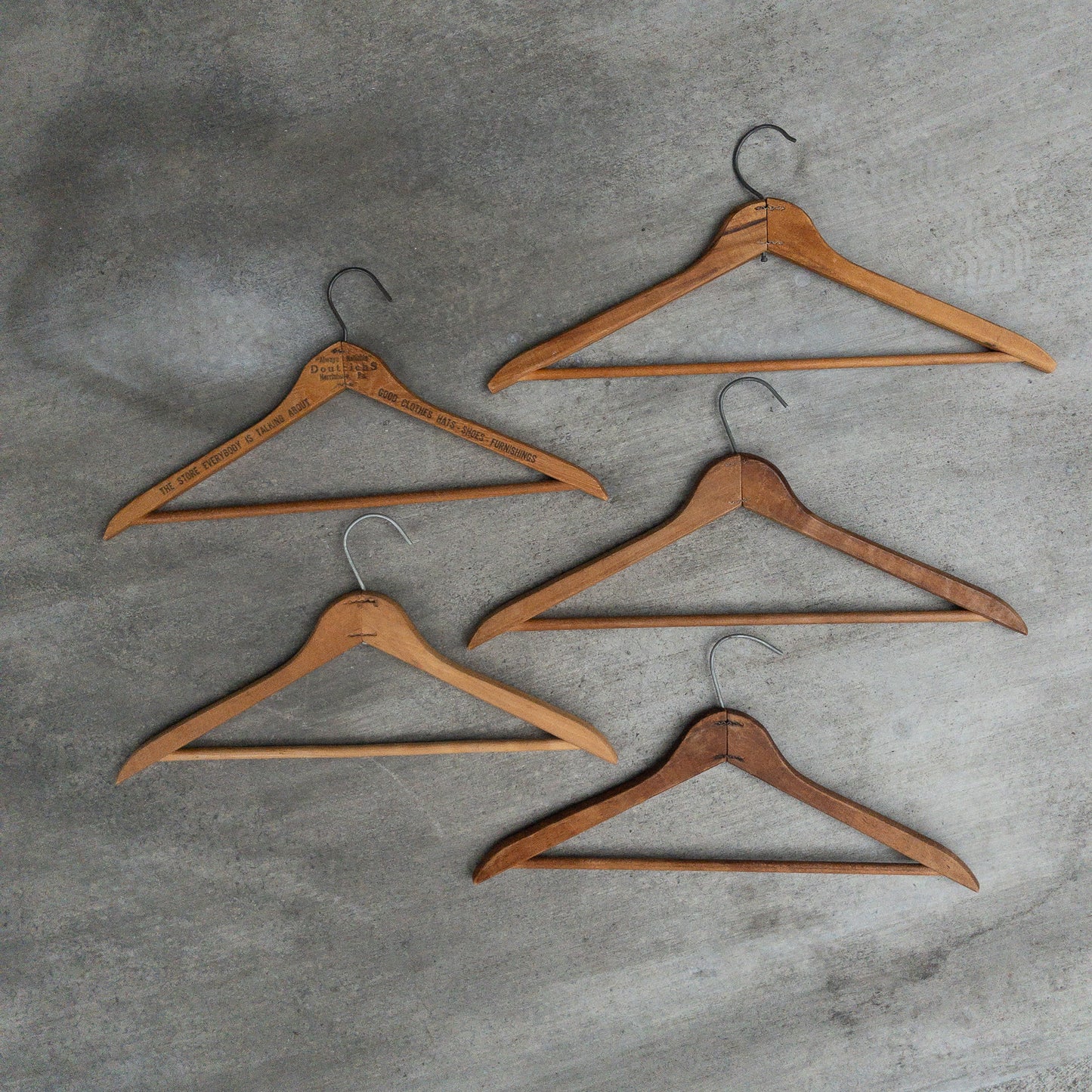 VINTAGE ADVERTISING WOOD HANGER ⑥