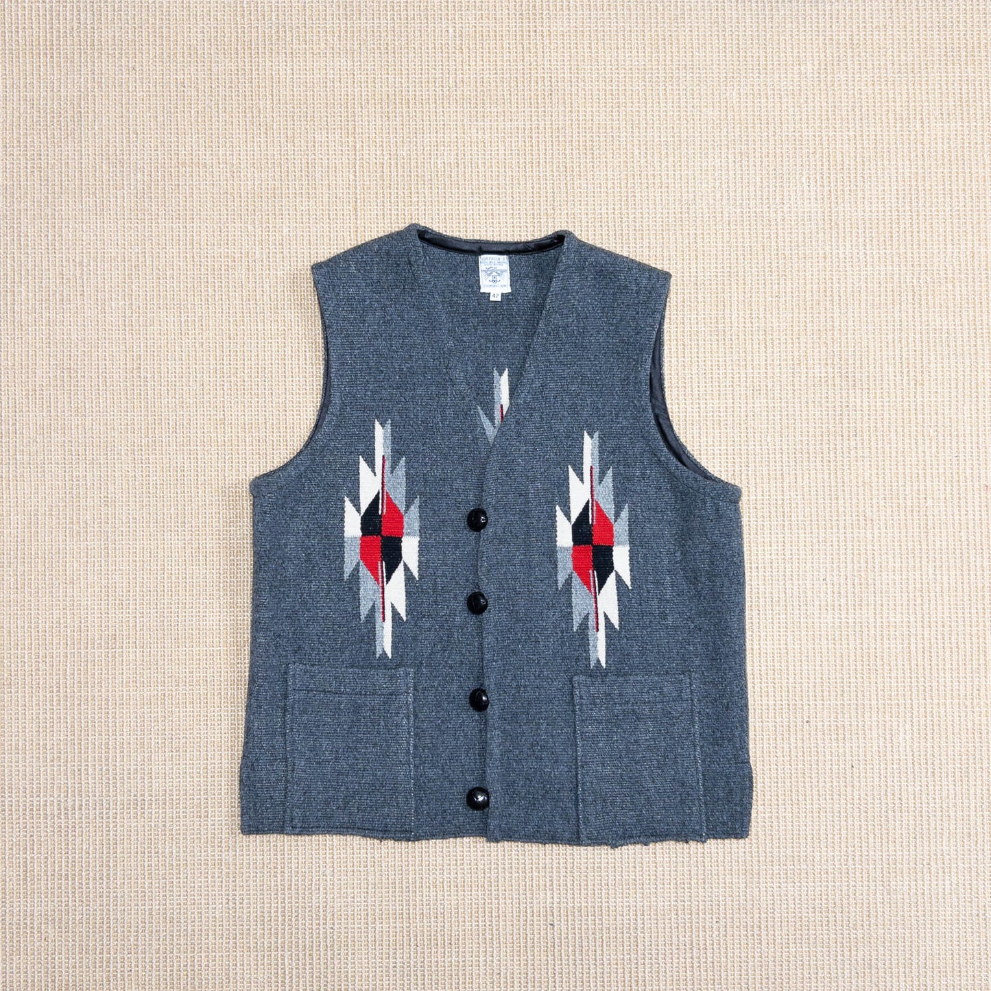 ORTEGA’S CHIMAYO VEST BOX GRAY (42)