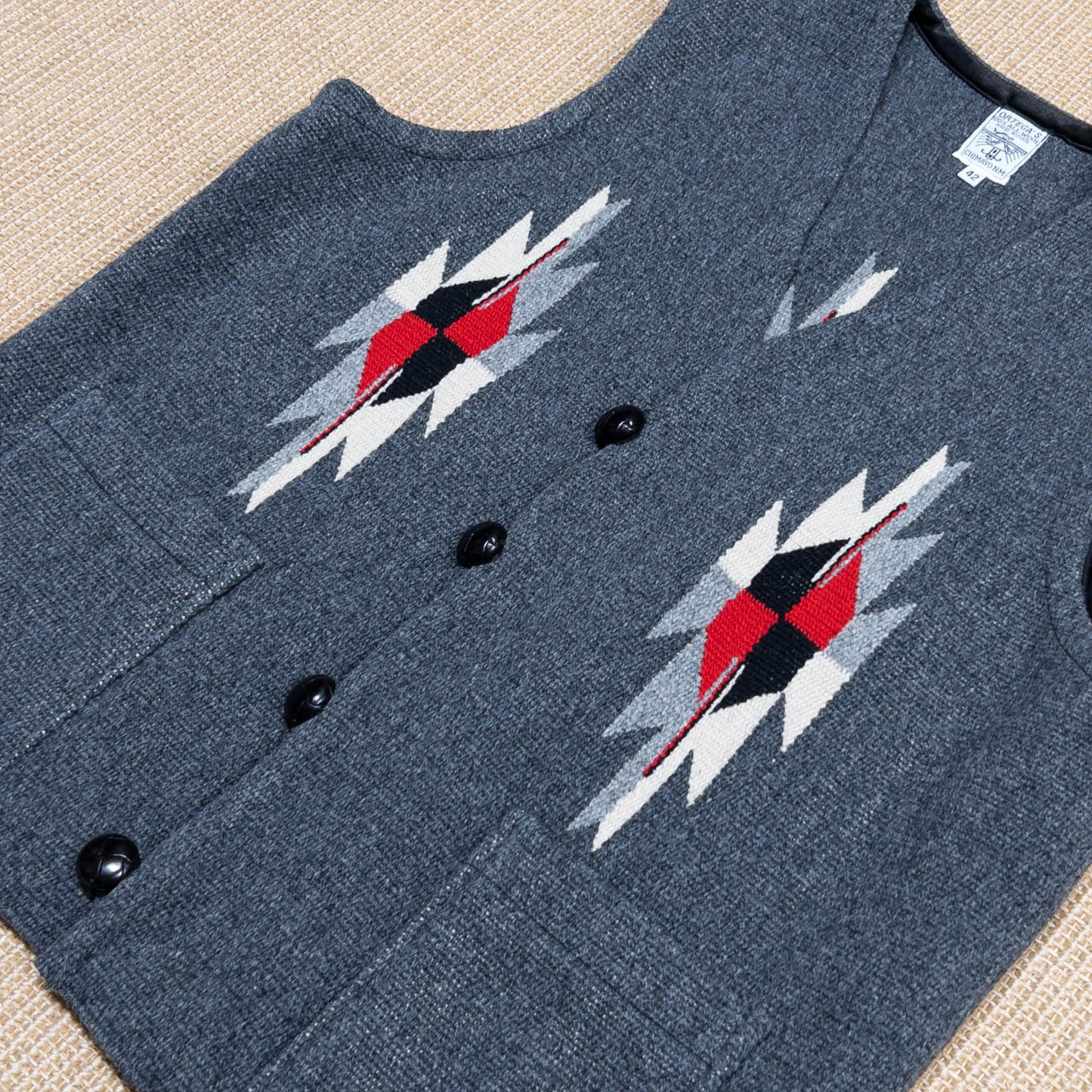 ORTEGA’S CHIMAYO VEST BOX GRAY (42)