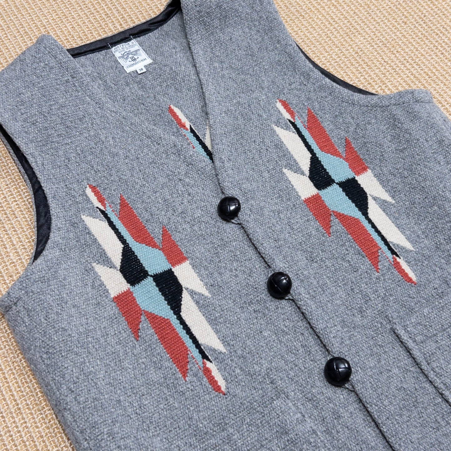 ORTEGA’S CHIMAYO VEST BOX GRAY (38)Var.1