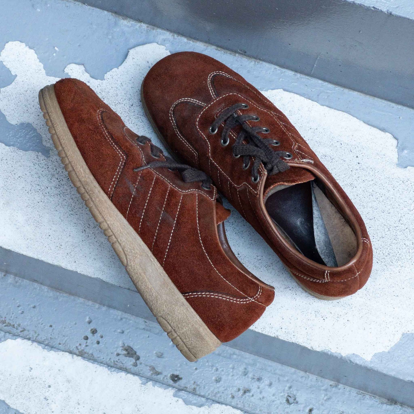 EARTH SHOES SNEAKER 1970'S VINTAGE (SIZE 9)