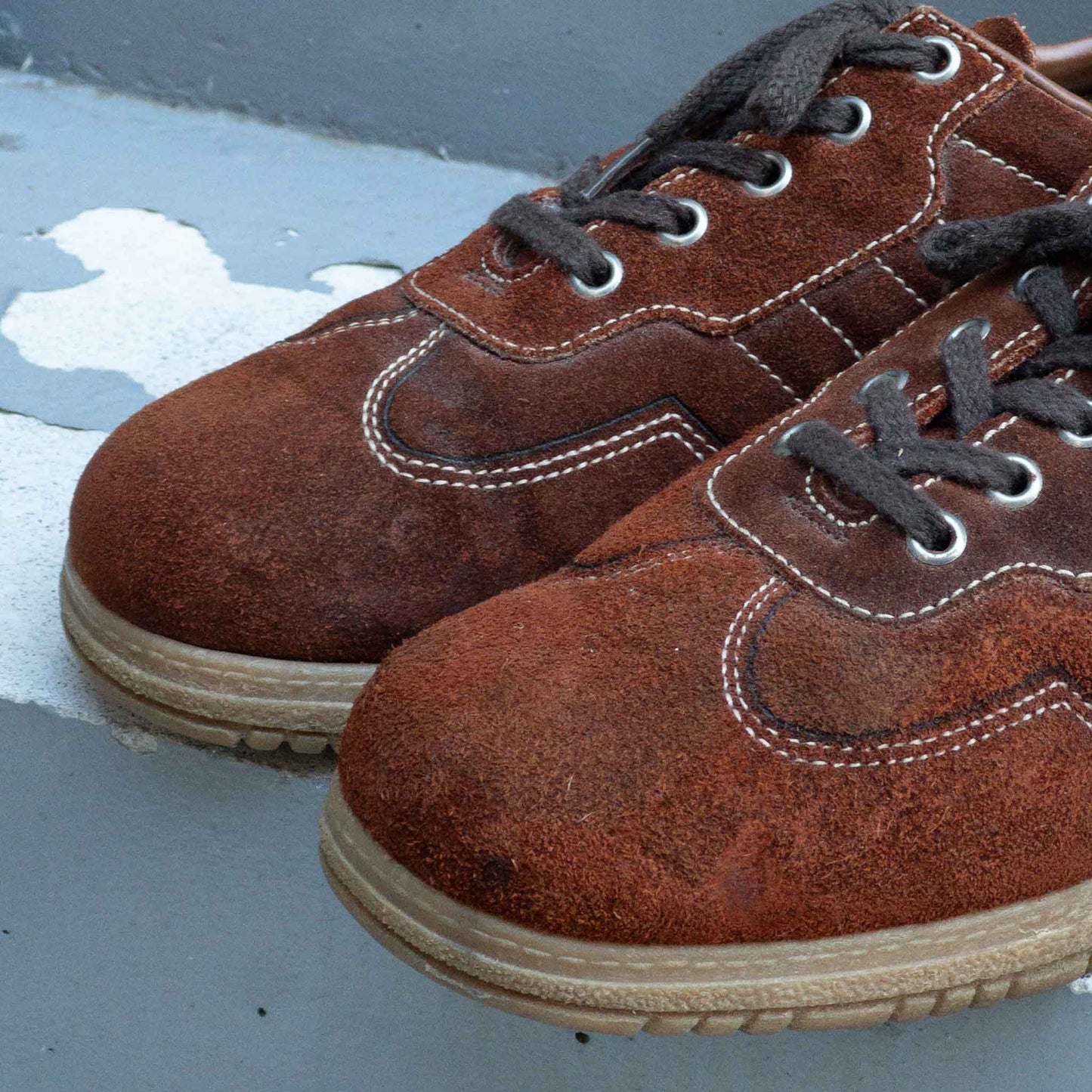 EARTH SHOES SNEAKER 1970'S VINTAGE (SIZE 9)