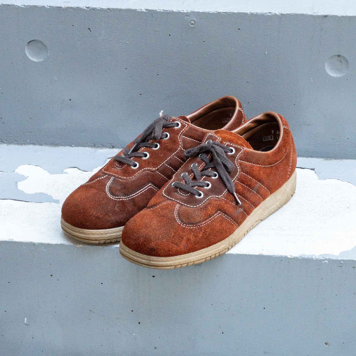 EARTH SHOES SNEAKER 1970'S VINTAGE (SIZE 9)