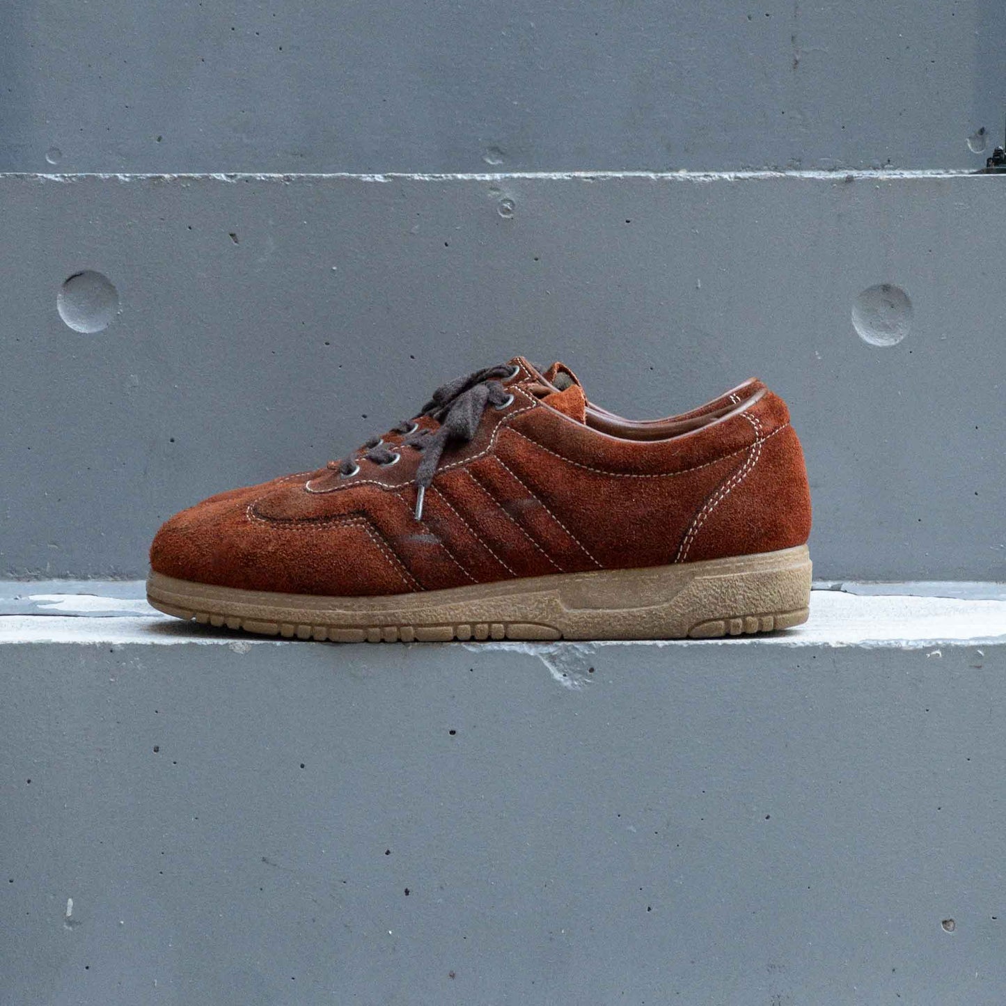 EARTH SHOES SNEAKER 1970'S VINTAGE (SIZE 9)