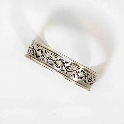 NAVAJO SILVER  BANGLE (var2) by GILBERT WILSON JR